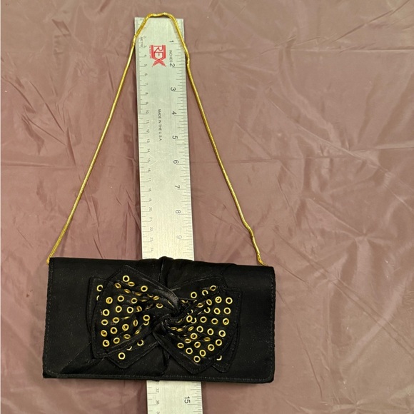 NWOT Nina Vintage Y2K Black/Gold Clutch w/ Bow Embellishment & Chain Strap - Picture 8 of 11